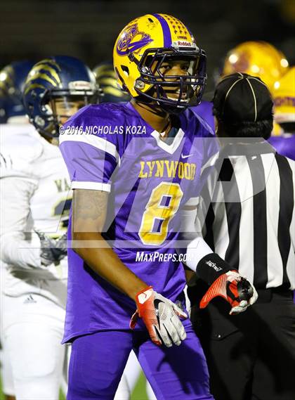 Thumbnail 3 in Warren vs. Lynwood photogallery.