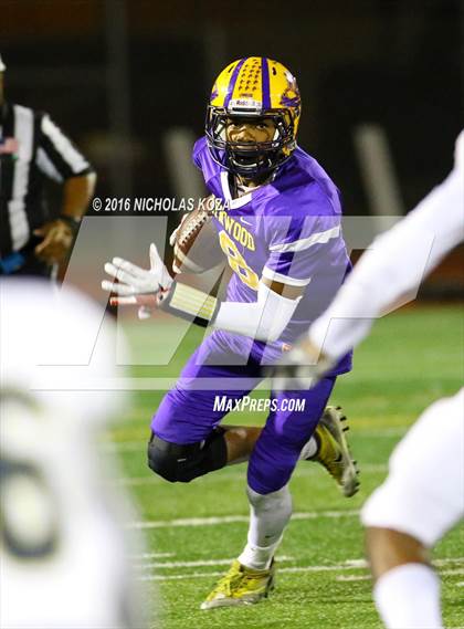 Thumbnail 1 in Warren vs. Lynwood photogallery.