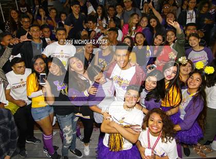 Thumbnail 2 in Warren vs. Lynwood photogallery.