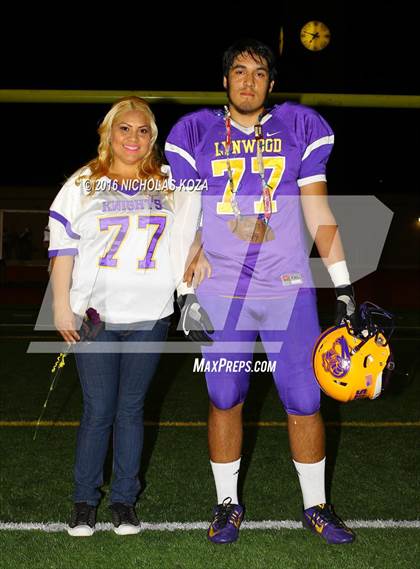 Thumbnail 2 in Warren vs. Lynwood photogallery.