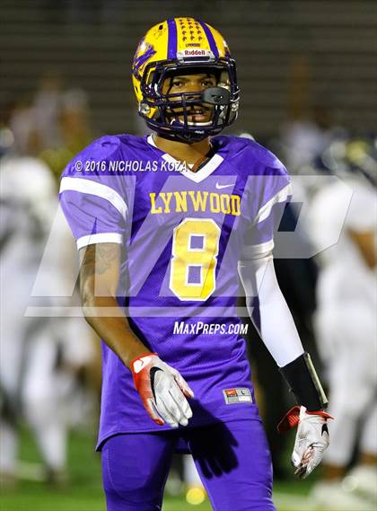 Thumbnail 1 in Warren vs. Lynwood photogallery.