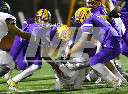 Thumbnail 2 in Warren vs. Lynwood photogallery.