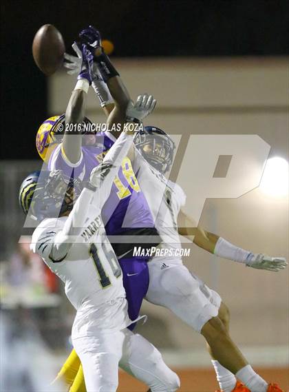 Thumbnail 1 in Warren vs. Lynwood photogallery.