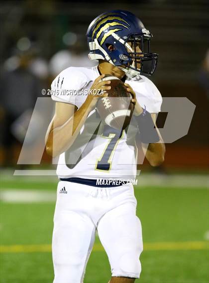 Thumbnail 2 in Warren vs. Lynwood photogallery.