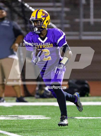 Thumbnail 1 in Warren vs. Lynwood photogallery.