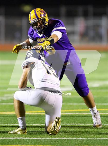 Thumbnail 2 in Warren vs. Lynwood photogallery.