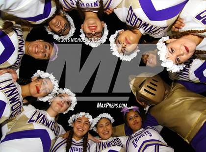 Thumbnail 3 in Warren vs. Lynwood photogallery.
