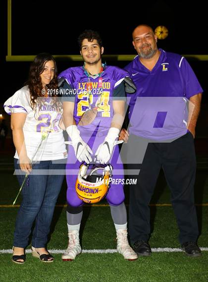 Thumbnail 3 in Warren vs. Lynwood photogallery.