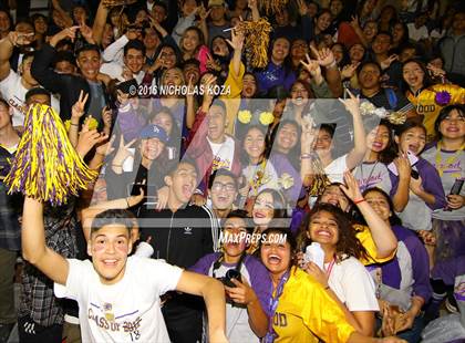 Thumbnail 2 in Warren vs. Lynwood photogallery.