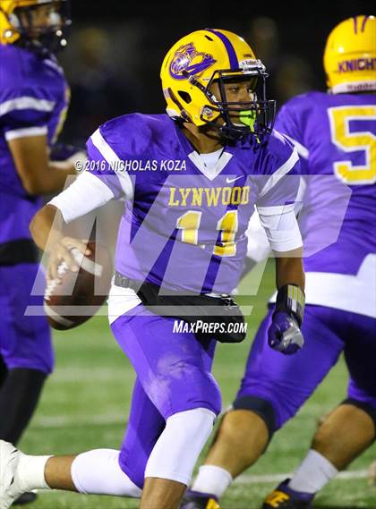 Thumbnail 3 in Warren vs. Lynwood photogallery.