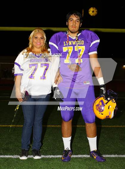Thumbnail 3 in Warren vs. Lynwood photogallery.