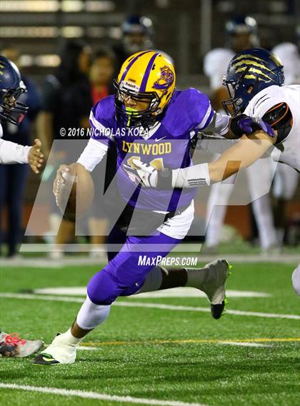 Thumbnail 1 in Warren vs. Lynwood photogallery.