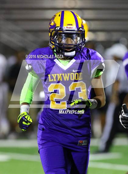 Thumbnail 1 in Warren vs. Lynwood photogallery.