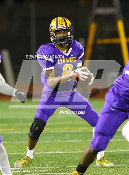 Thumbnail 2 in Warren vs. Lynwood photogallery.
