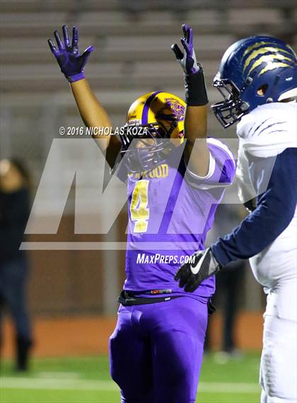 Thumbnail 1 in Warren vs. Lynwood photogallery.