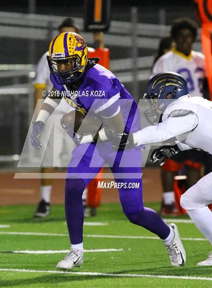 Thumbnail 2 in Warren vs. Lynwood photogallery.