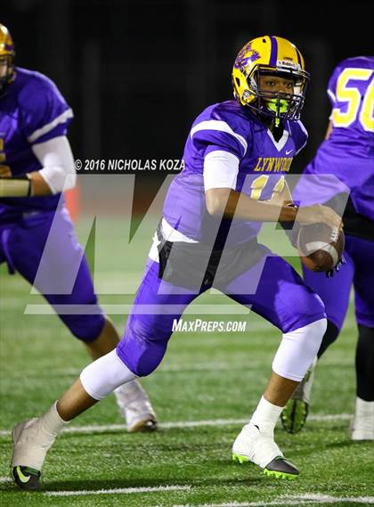 Thumbnail 1 in Warren vs. Lynwood photogallery.