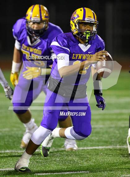 Thumbnail 3 in Warren vs. Lynwood photogallery.