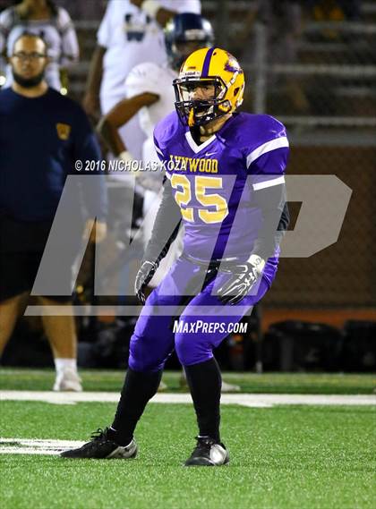 Thumbnail 3 in Warren vs. Lynwood photogallery.