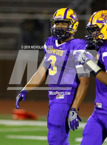 Thumbnail 3 in Warren vs. Lynwood photogallery.
