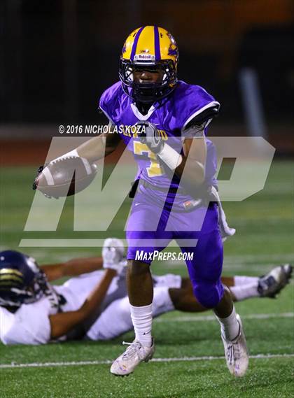 Thumbnail 3 in Warren vs. Lynwood photogallery.