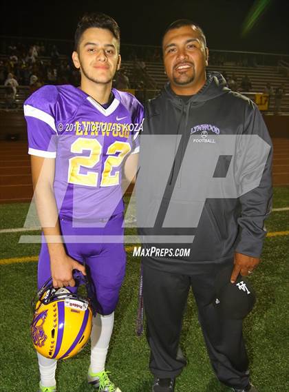 Thumbnail 1 in Warren vs. Lynwood photogallery.