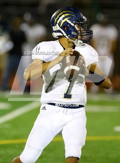 Thumbnail 3 in Warren vs. Lynwood photogallery.