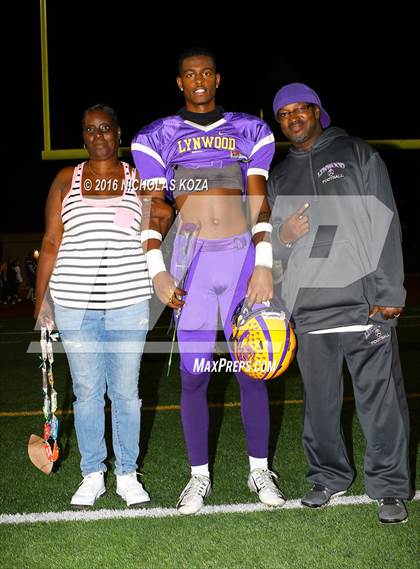 Thumbnail 1 in Warren vs. Lynwood photogallery.