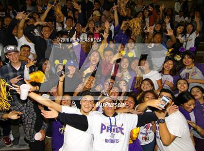 Thumbnail 1 in Warren vs. Lynwood photogallery.