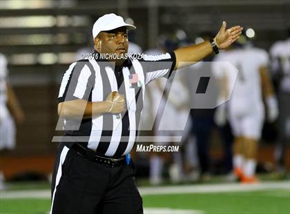 Thumbnail 2 in Warren vs. Lynwood photogallery.