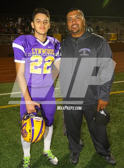 Thumbnail 3 in Warren vs. Lynwood photogallery.