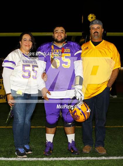 Thumbnail 1 in Warren vs. Lynwood photogallery.