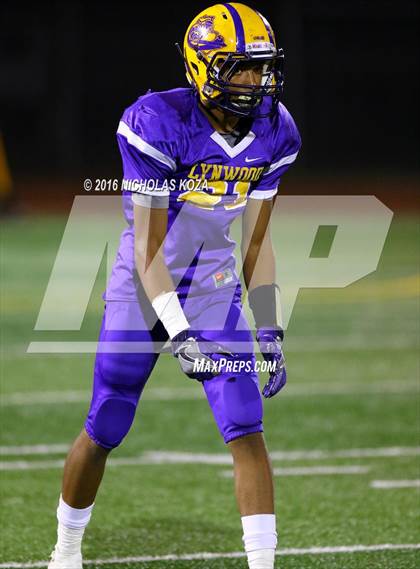 Thumbnail 3 in Warren vs. Lynwood photogallery.