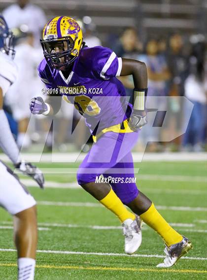 Thumbnail 1 in Warren vs. Lynwood photogallery.