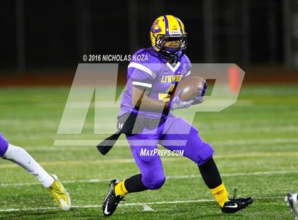 Thumbnail 1 in Warren vs. Lynwood photogallery.