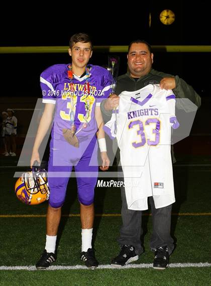Thumbnail 2 in Warren vs. Lynwood photogallery.