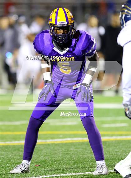 Thumbnail 3 in Warren vs. Lynwood photogallery.