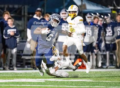 Thumbnail 1 in Simi Valley vs. Loyola photogallery.