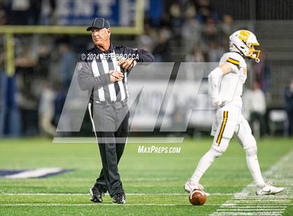Thumbnail 2 in Simi Valley vs. Loyola photogallery.