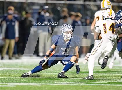 Thumbnail 3 in Simi Valley vs. Loyola photogallery.