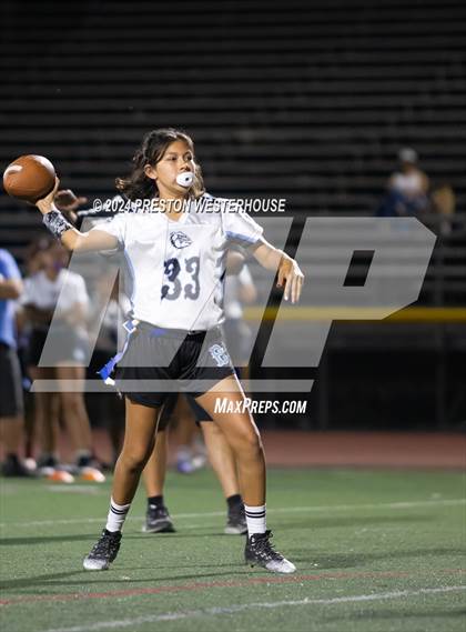 Thumbnail 2 in Buena @ Simi Valley photogallery.