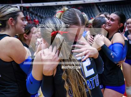 Thumbnail 3 in Bellville vs. Decatur (UIL 4A Volleyball Division I Final) photogallery.
