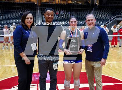 Thumbnail 3 in Bellville vs. Decatur (UIL 4A Volleyball Division I Final) photogallery.