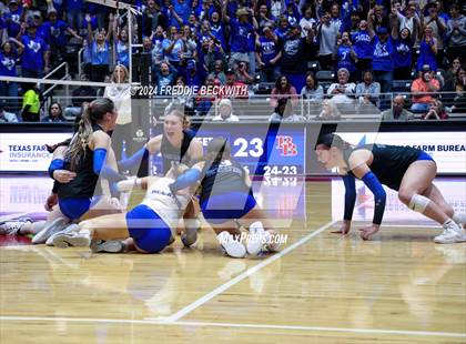 Thumbnail 3 in Bellville vs. Decatur (UIL 4A Volleyball Division I Final) photogallery.