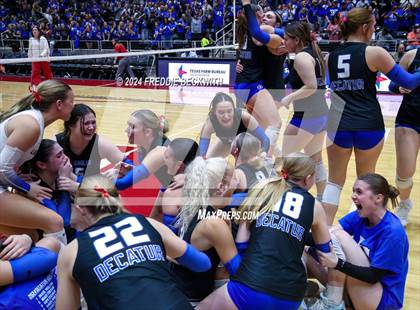 Thumbnail 3 in Bellville vs. Decatur (UIL 4A Volleyball Division I Final) photogallery.