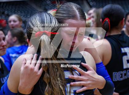 Thumbnail 2 in Bellville vs. Decatur (UIL 4A Volleyball Division I Final) photogallery.