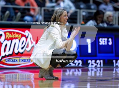 Thumbnail 1 in Bellville vs. Decatur (UIL 4A Volleyball Division I Final) photogallery.