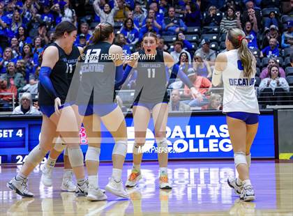 Thumbnail 3 in Bellville vs. Decatur (UIL 4A Volleyball Division I Final) photogallery.