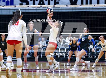 Thumbnail 1 in Bellville vs. Decatur (UIL 4A Volleyball Division I Final) photogallery.