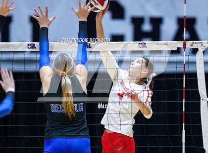 Thumbnail 3 in Bellville vs. Decatur (UIL 4A Volleyball Division I Final) photogallery.